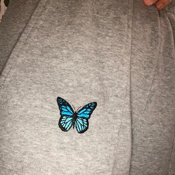 Grey Sweats - Picture 3 of 4